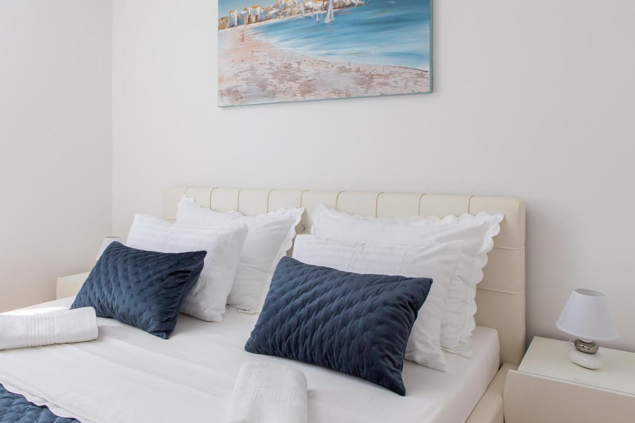 Apartment Lana - Sea View With Parking *