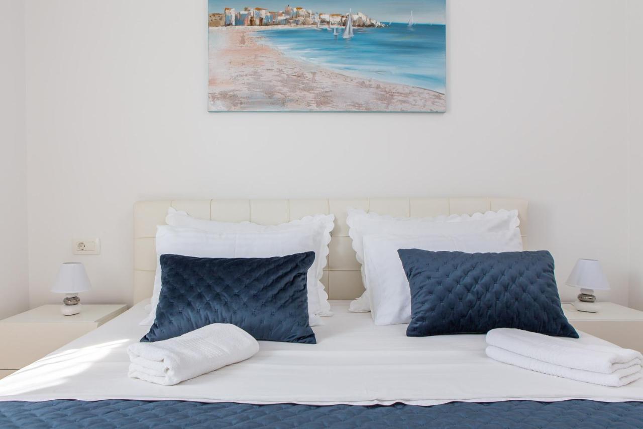 Apartment Lana - Sea View With Parking