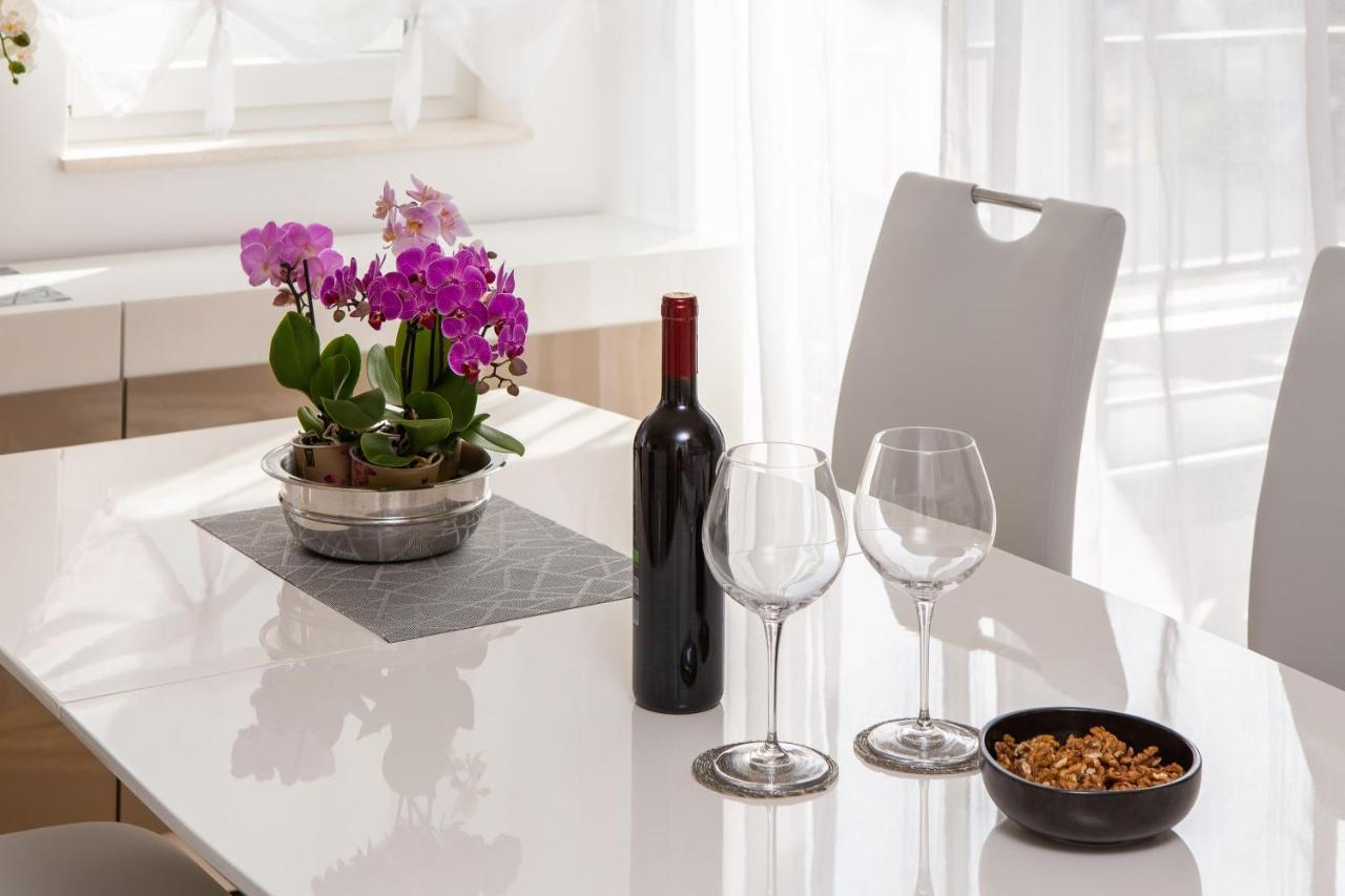 Lana - Sea View With Parking Apartment *