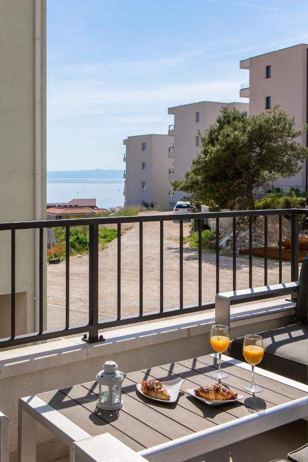 Lana - Sea View With Parking Apartment